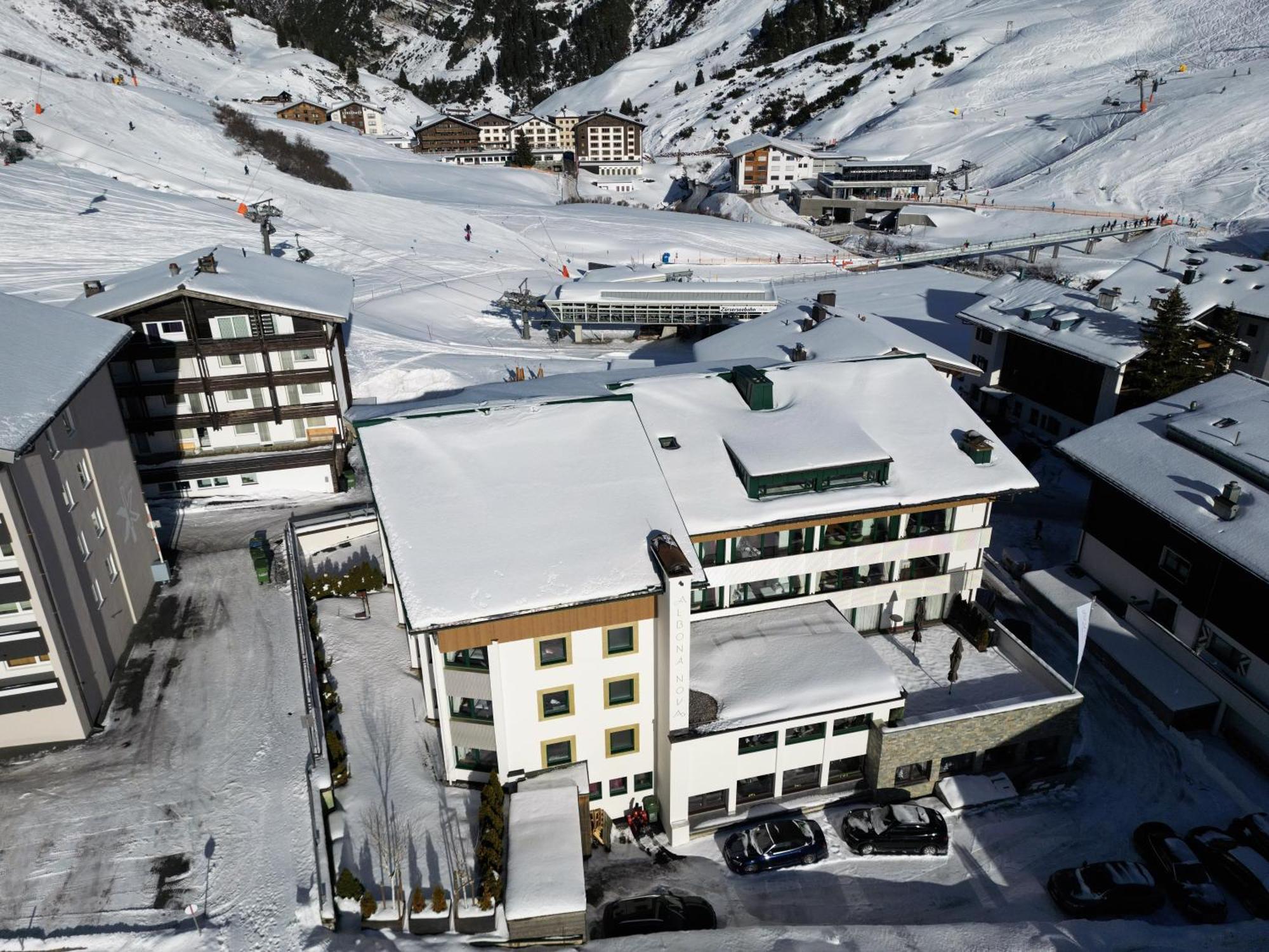 Hotel Albona Nova Zuers Exterior photo
