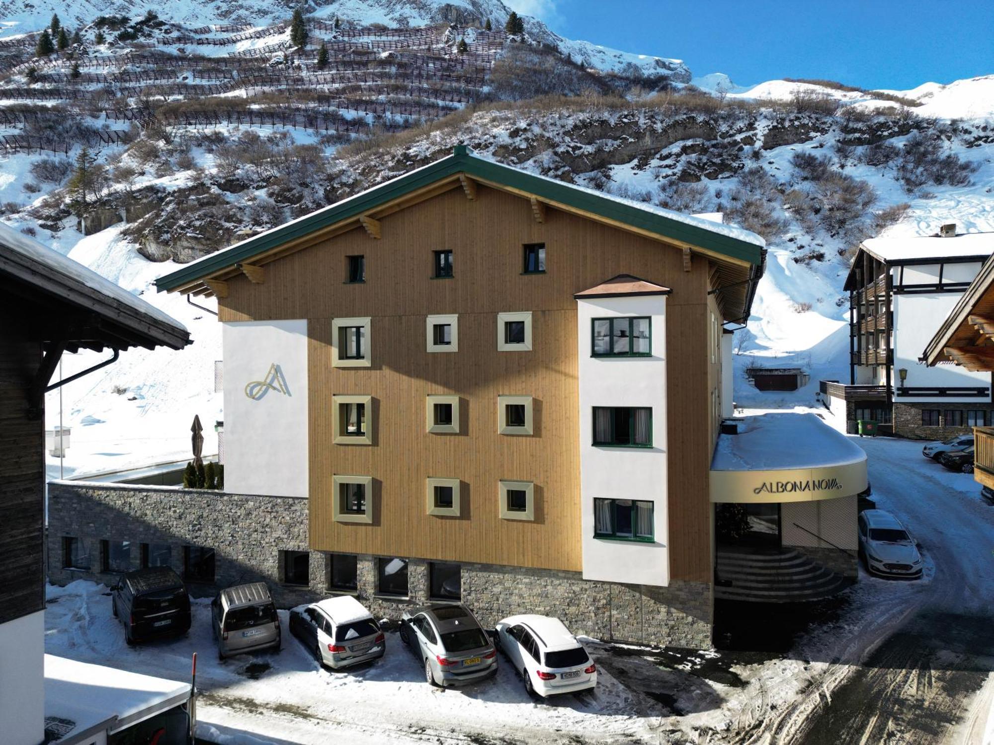 Hotel Albona Nova Zuers Exterior photo